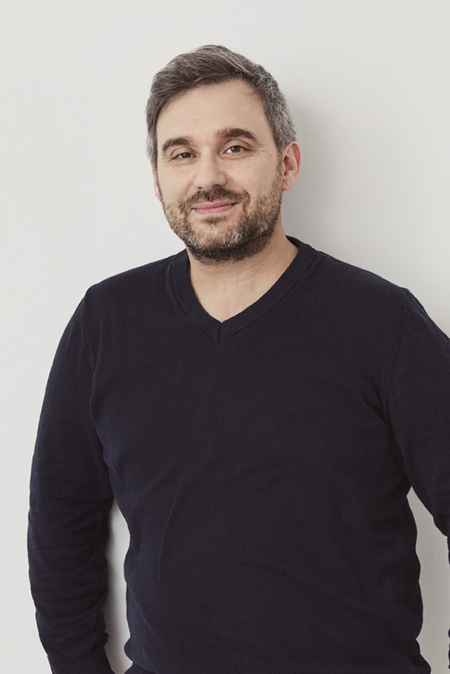 TOBIAS RÖDER TOBIAS RÖDER