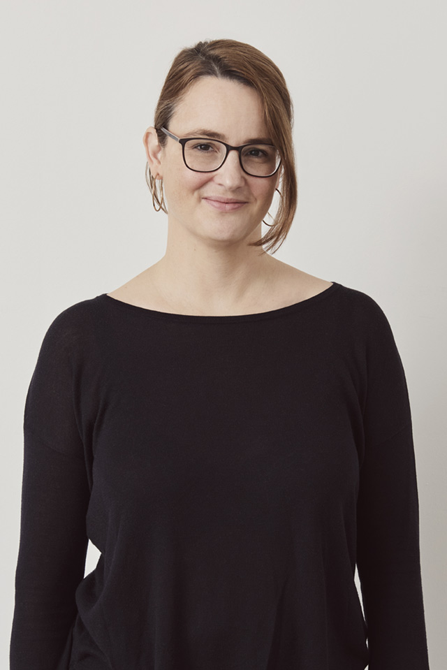 FREDERIKE HÜLSMANN FREDERIKE HÜLSMANN